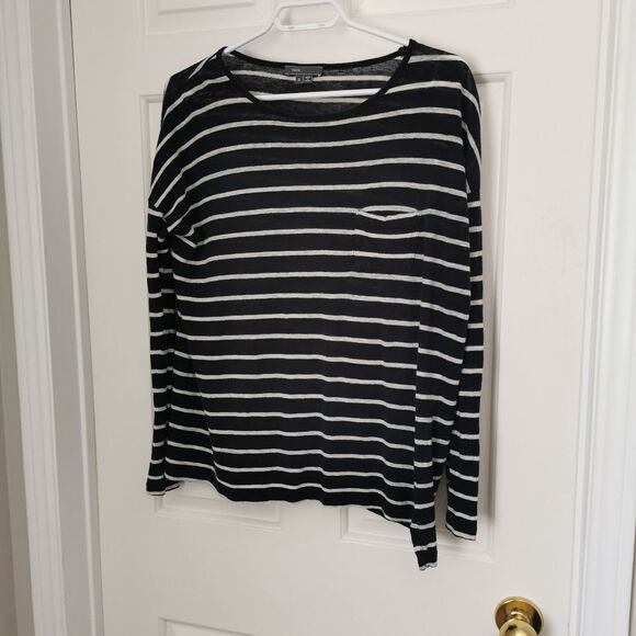 3/$20 Vince Camuto striped t-shirt size S - Picture 1 of 5